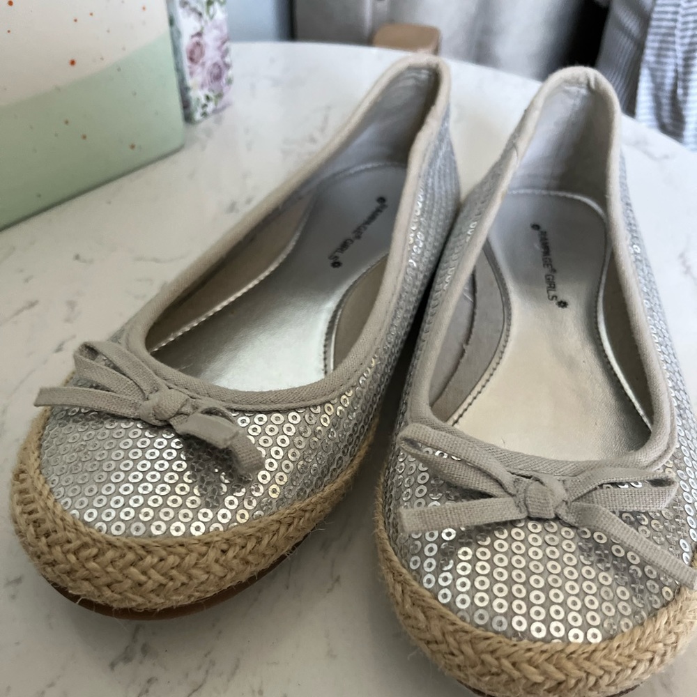 Little girls sparkly flats! Size 1M